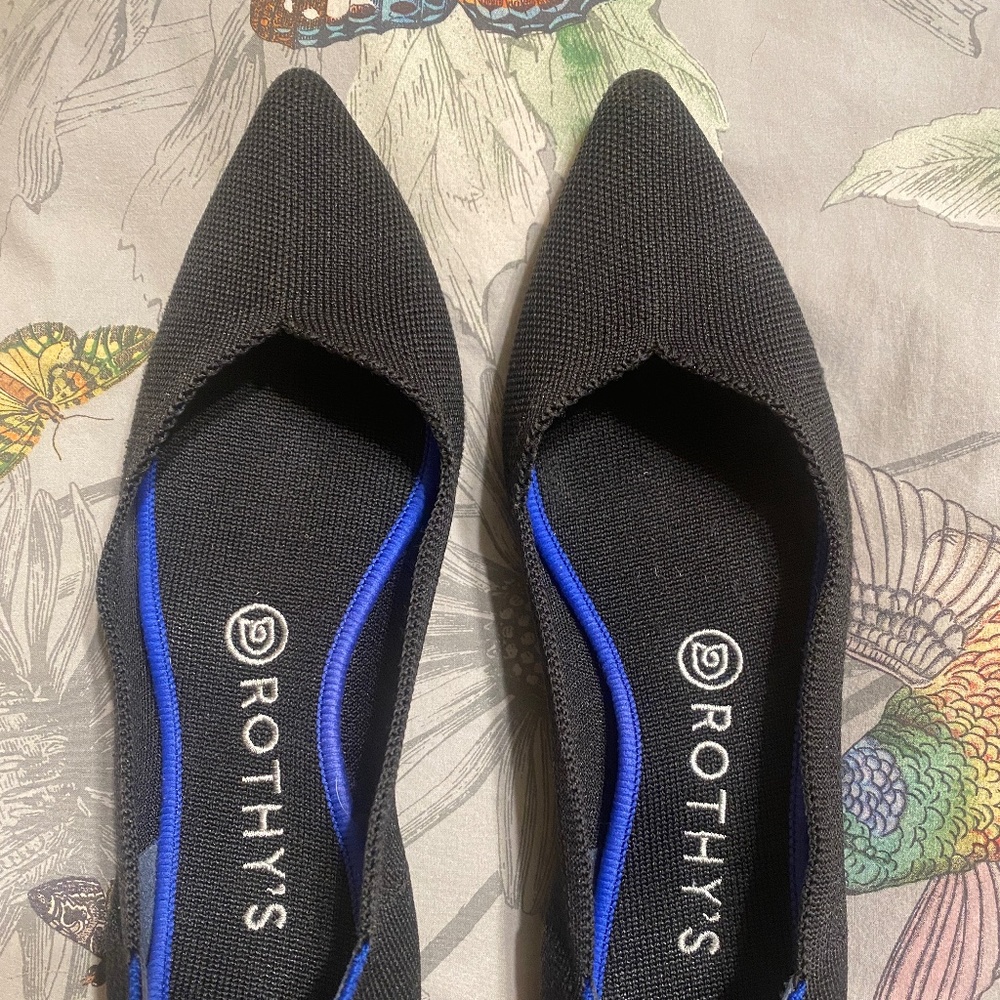 EUC Rothy’s Black The Point Flats Size 9
